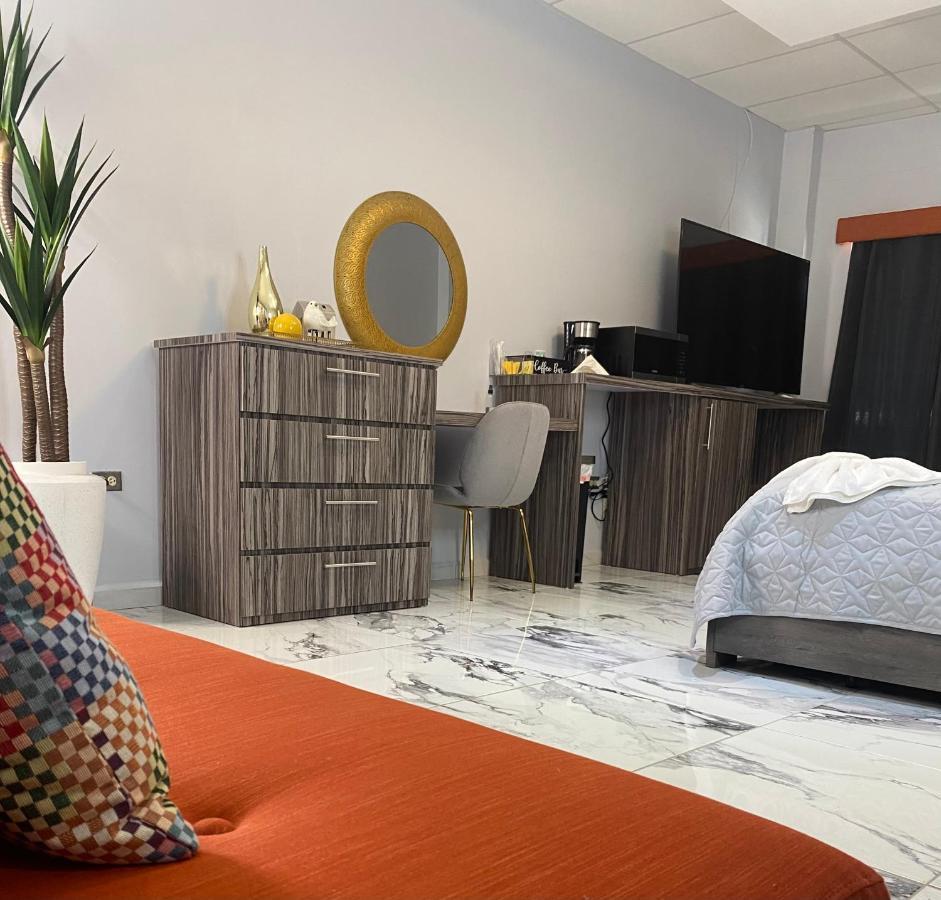 Itza-Bella Suites Isabela Exteriör bild