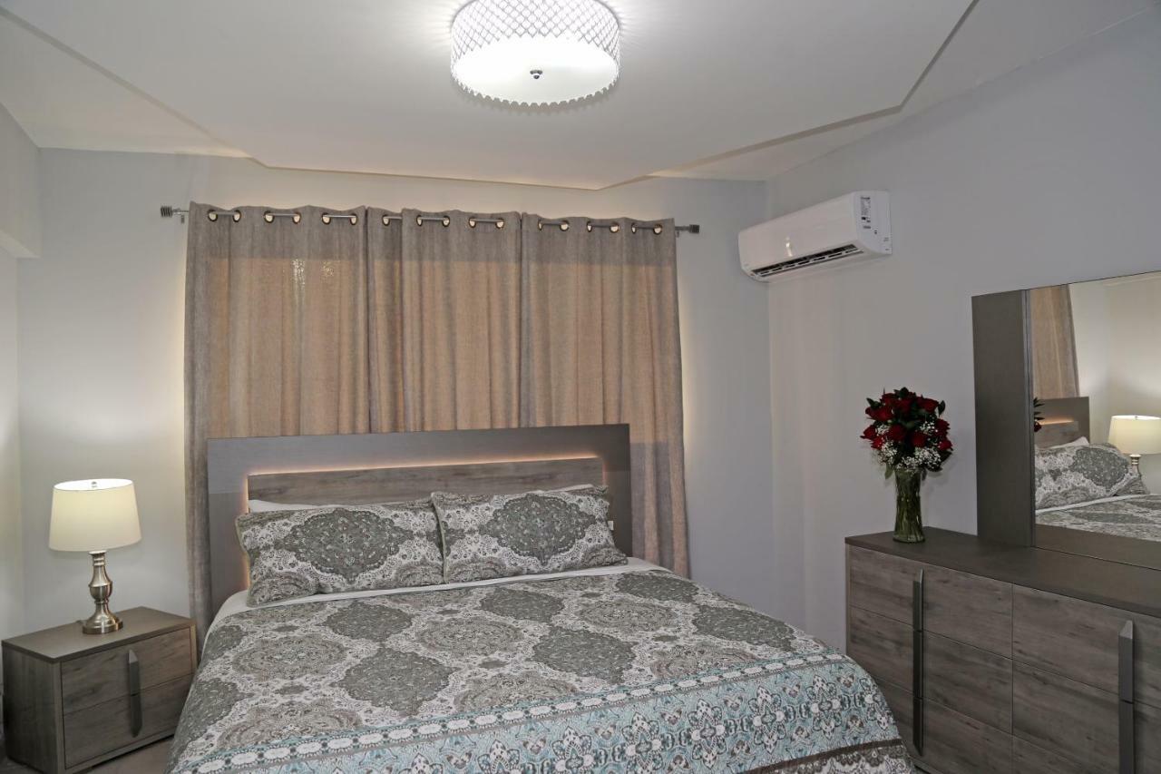 Itza-Bella Suites Isabela Exteriör bild