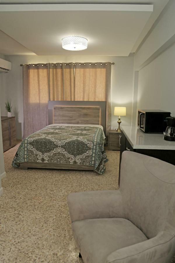 Itza-Bella Suites Isabela Exteriör bild